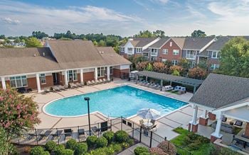 Resort-style pool and sundeck with wi-fi